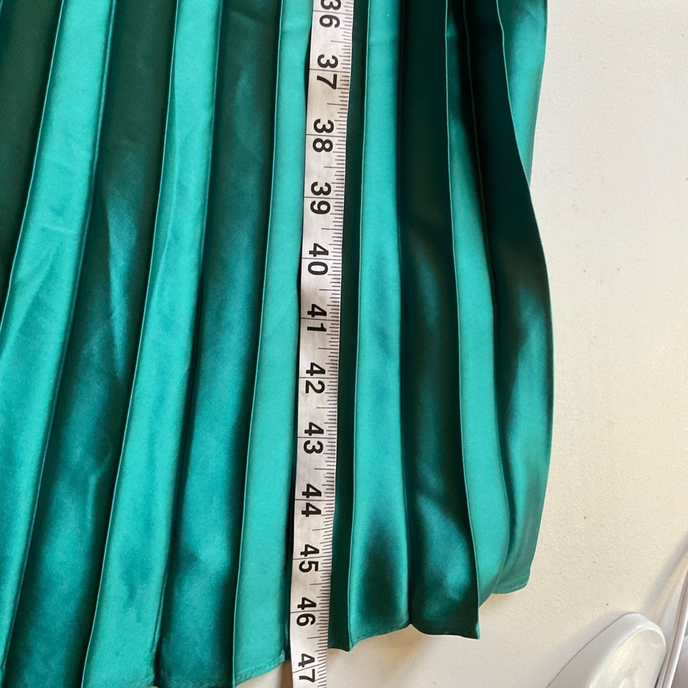 Wish Apparel Green Pleated Dress Size S Sleeveless Empire Waist Flowy - Picture 7 of 8